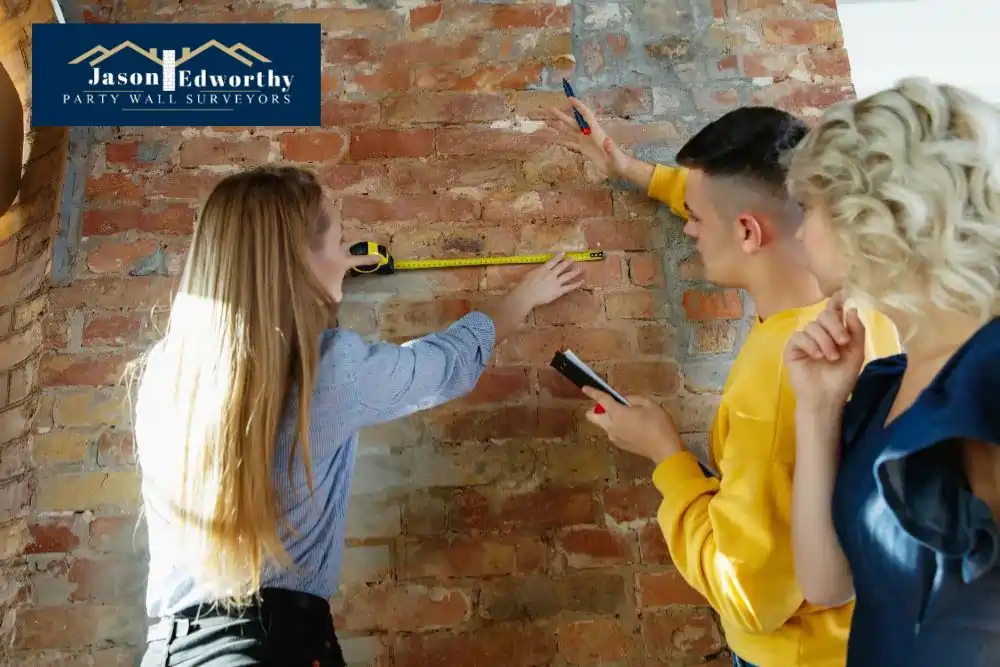 What are the responsibilities of a party wall surveyor Swadlincote?